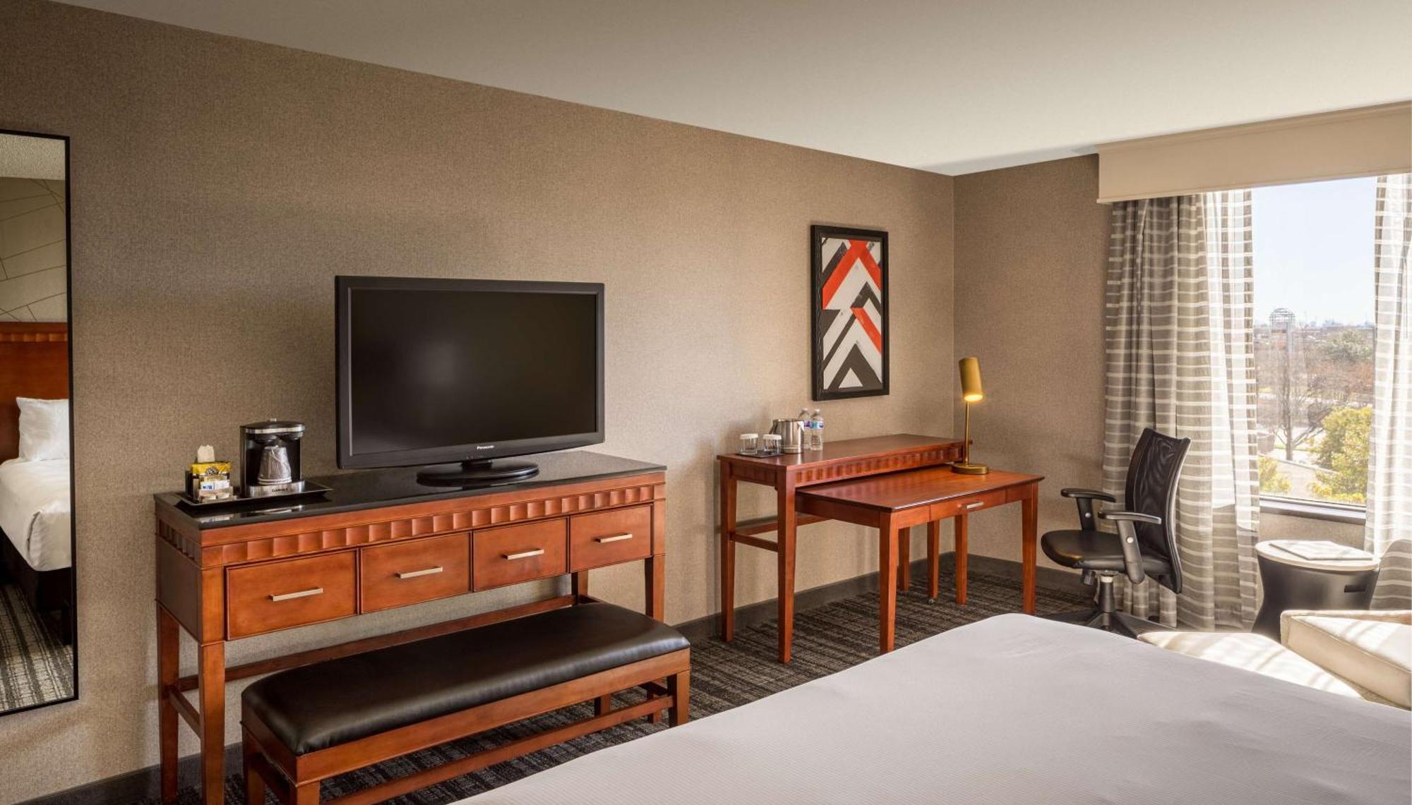 Doubletree By Hilton Near The Galleria