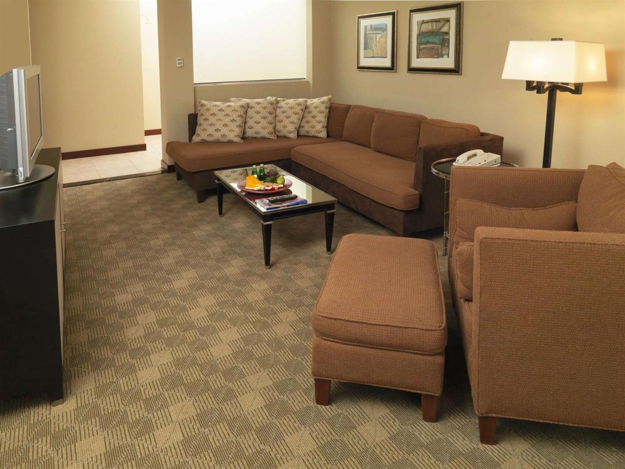 Doubletree By Hilton - Field Hotel