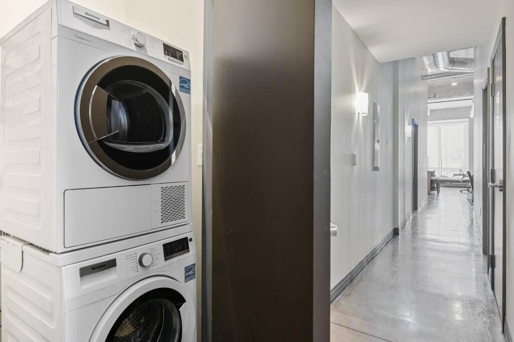 Stunning Downtown With Pool, Laundry, Parking Dallas
