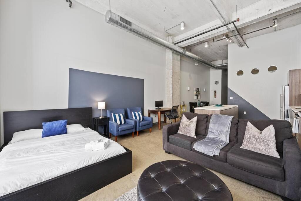 Stunning Downtown With Pool, Laundry, Parking Dallas