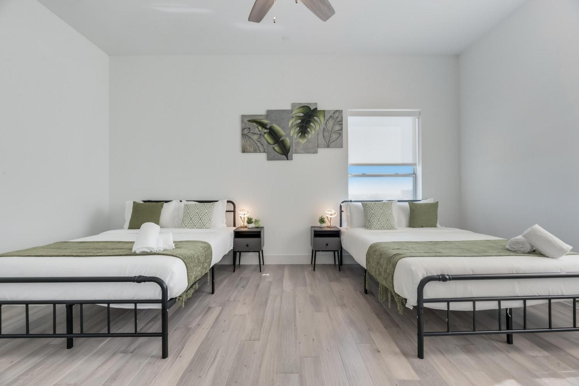 Contemporary 2br I Gym I Parking I Workspace Dallas