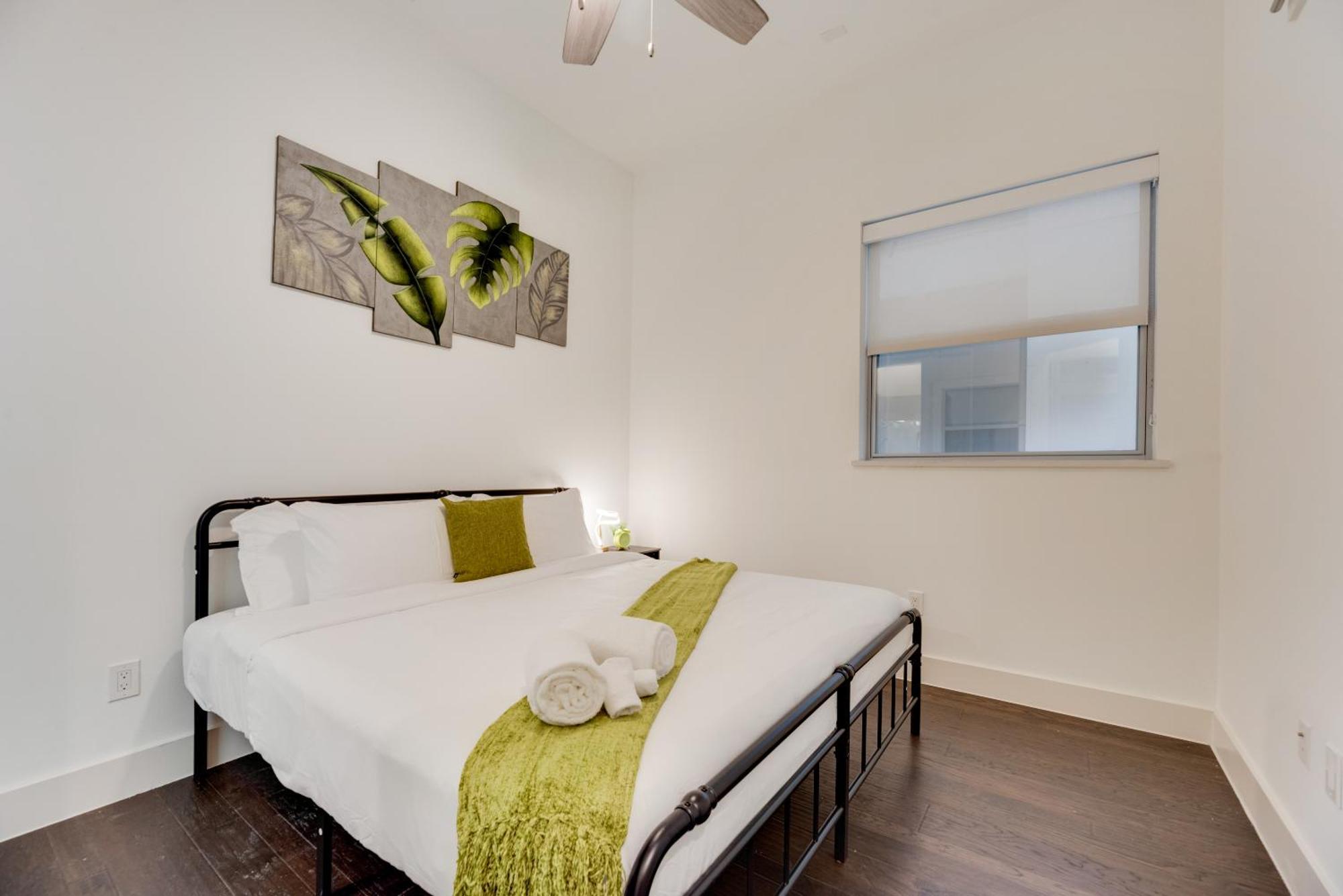 Apartment Snappy Loft Style 2br I Gym I Parking I Workspace Dallas