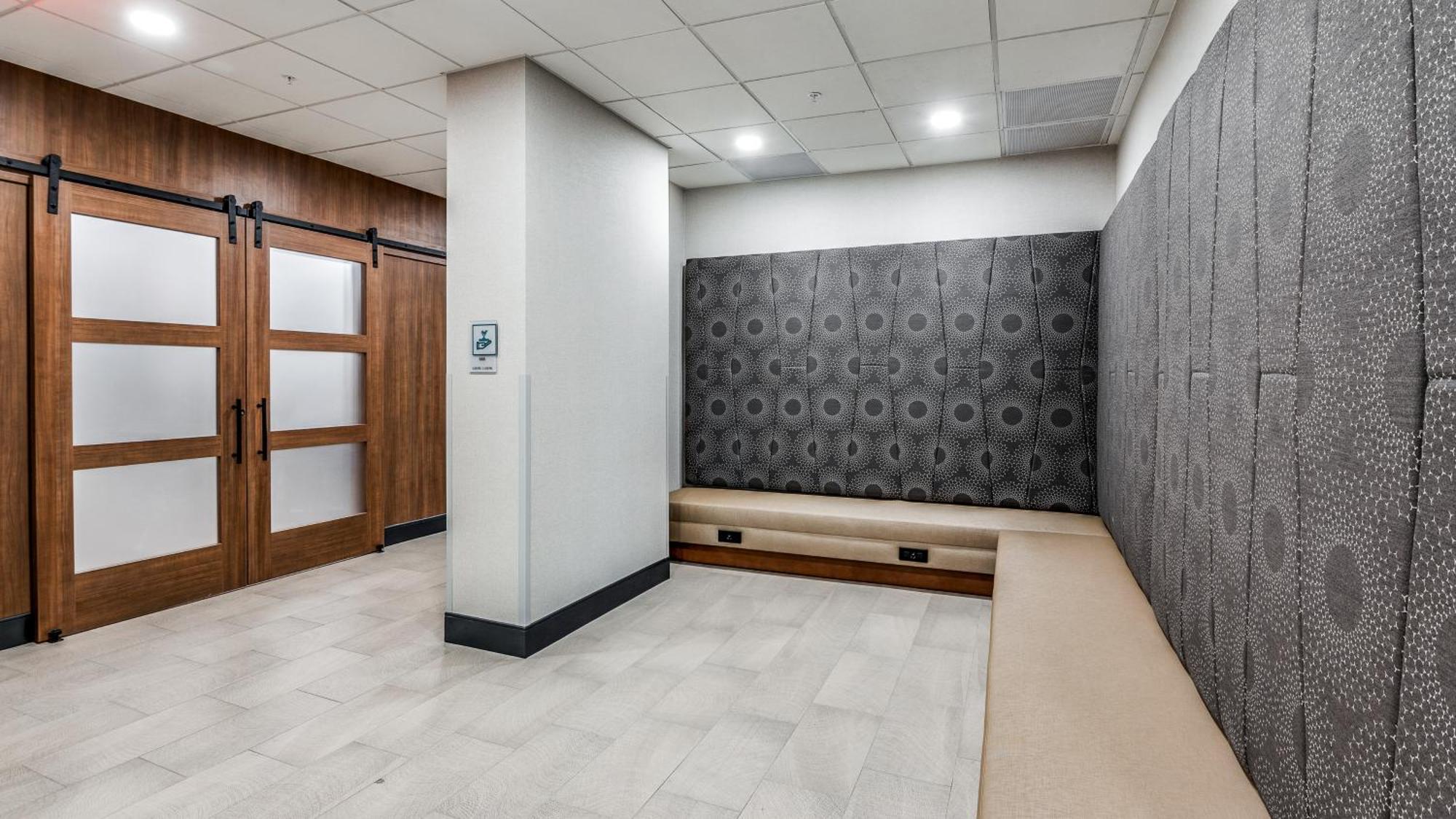 Staybridge Market Ctr Field, An Ihg Hotel 3*