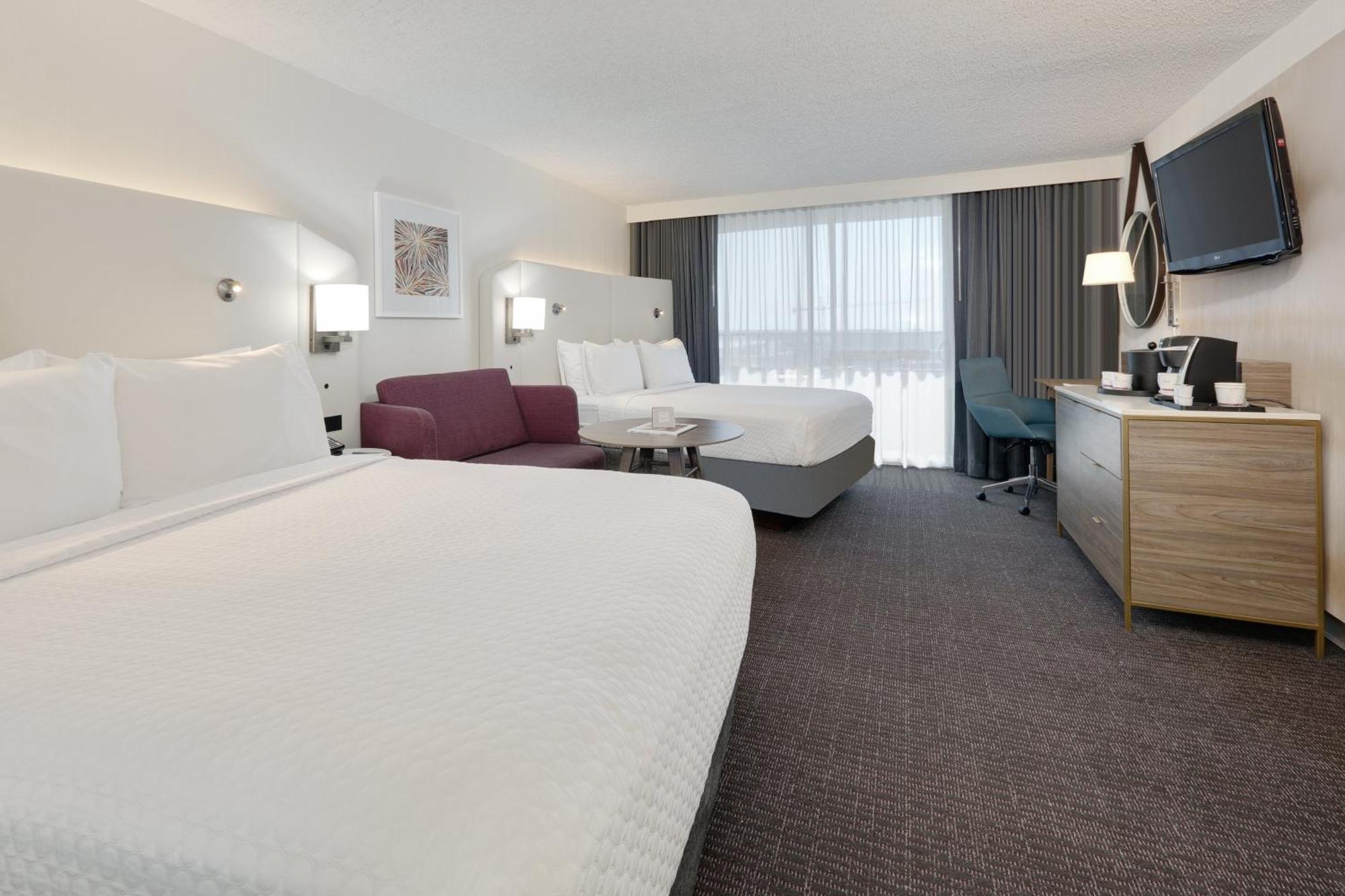 Crowne Plaza Downtown By Ihg Hotel 3*