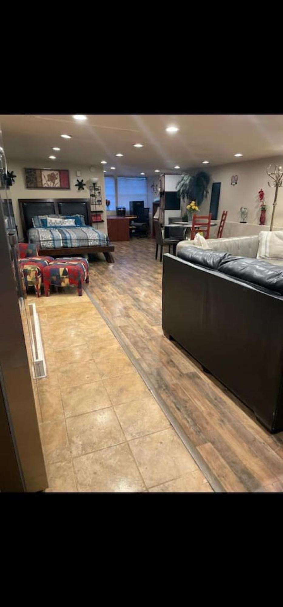 Adorable Spacious With Private Entrance Apartment Dallas