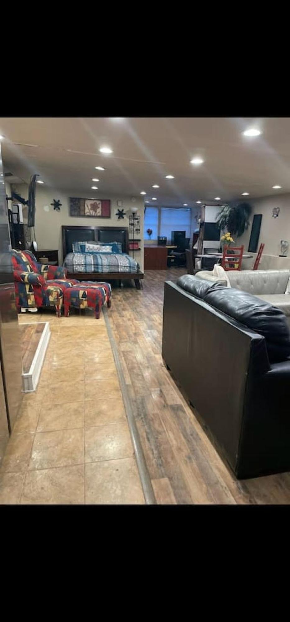 Adorable Spacious With Private Entrance Dallas