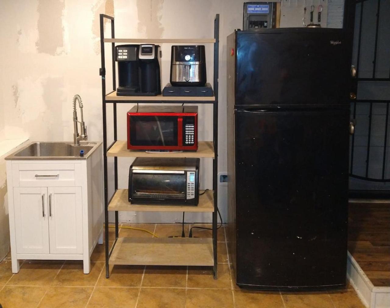 Adorable Spacious With Private Entrance Dallas