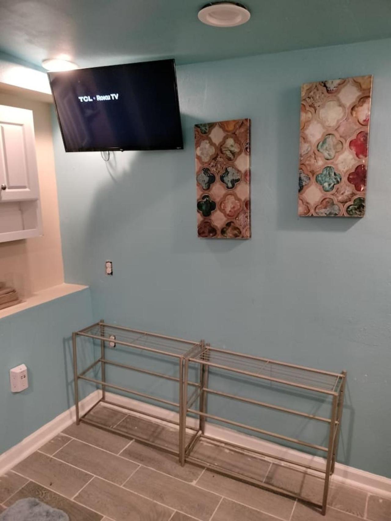 Adorable Spacious With Private Entrance Apartment Dallas