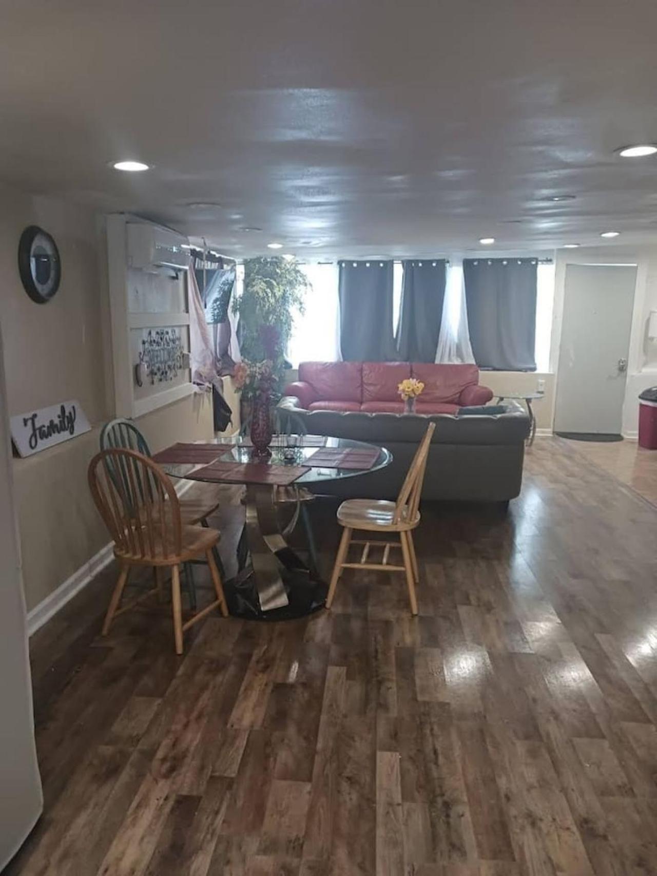 Adorable Spacious With Private Entrance