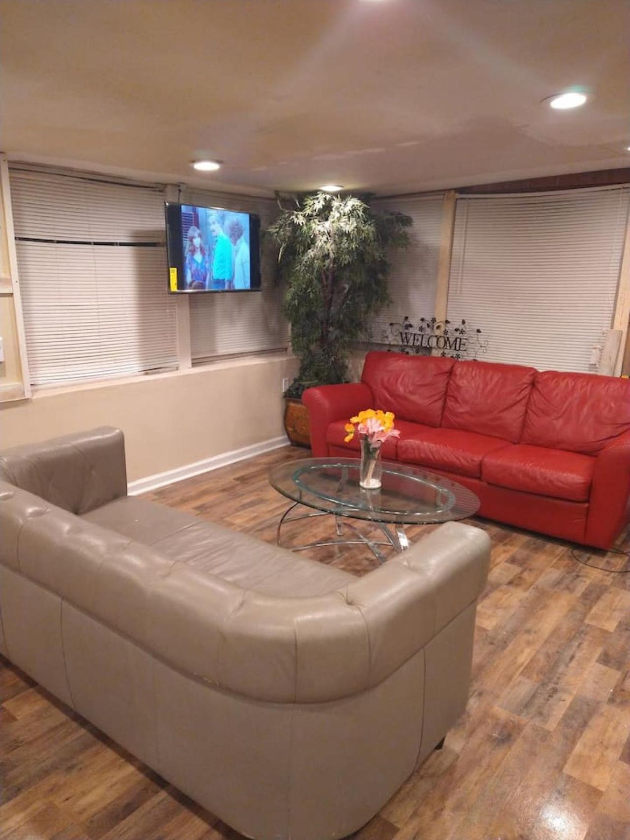 Apartment Adorable Spacious With Private Entrance Dallas
