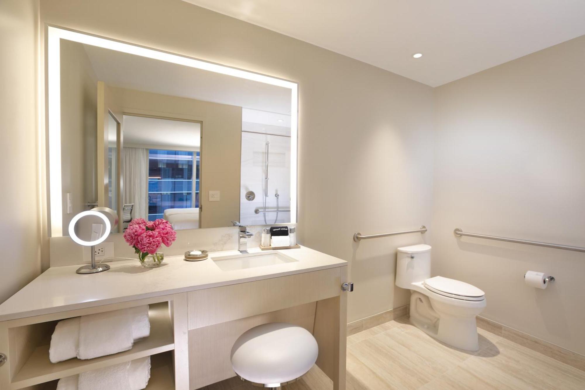 Hall Arts Dallas, Curio Collection By Hilton