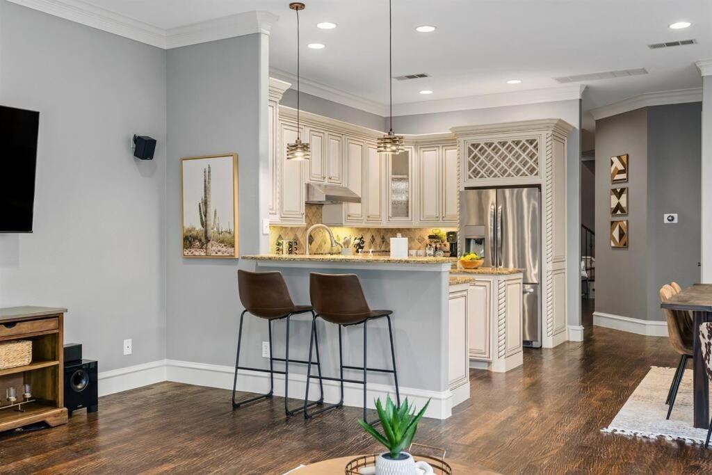 Holiday home Luxury 4br With Game And Fire Pit Dallas