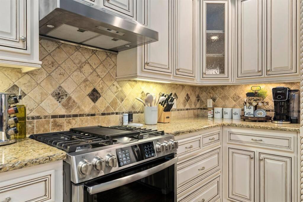 Luxury 4br With Game And Fire Pit Dallas