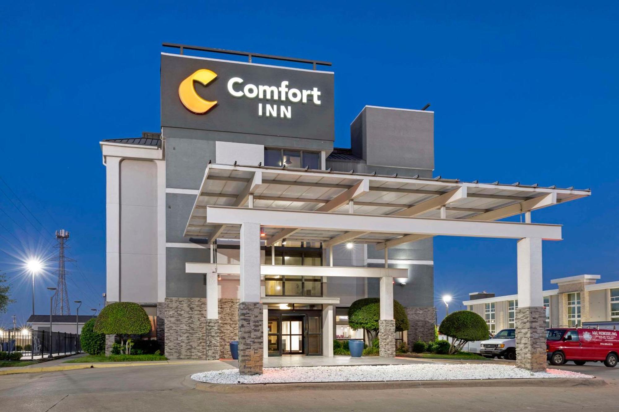 Comfort North Field Airport Dallas