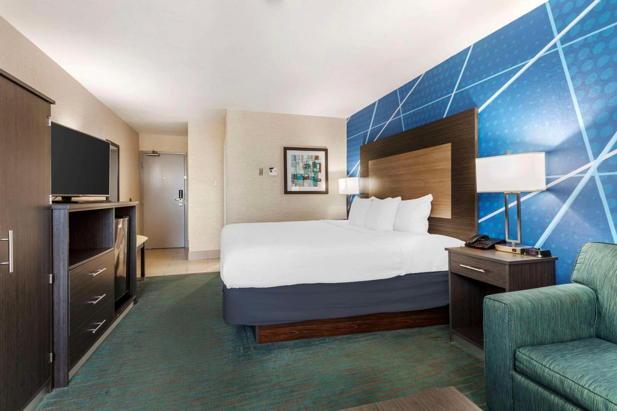 Comfort North Field Airport Inn Dallas