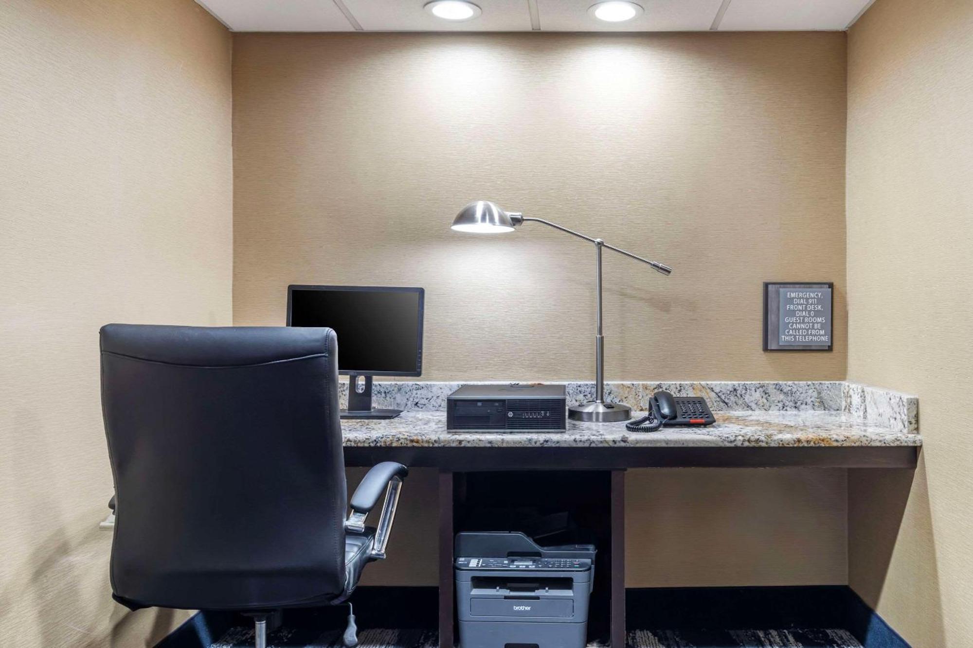 Comfort North Field Airport 4* Dallas
