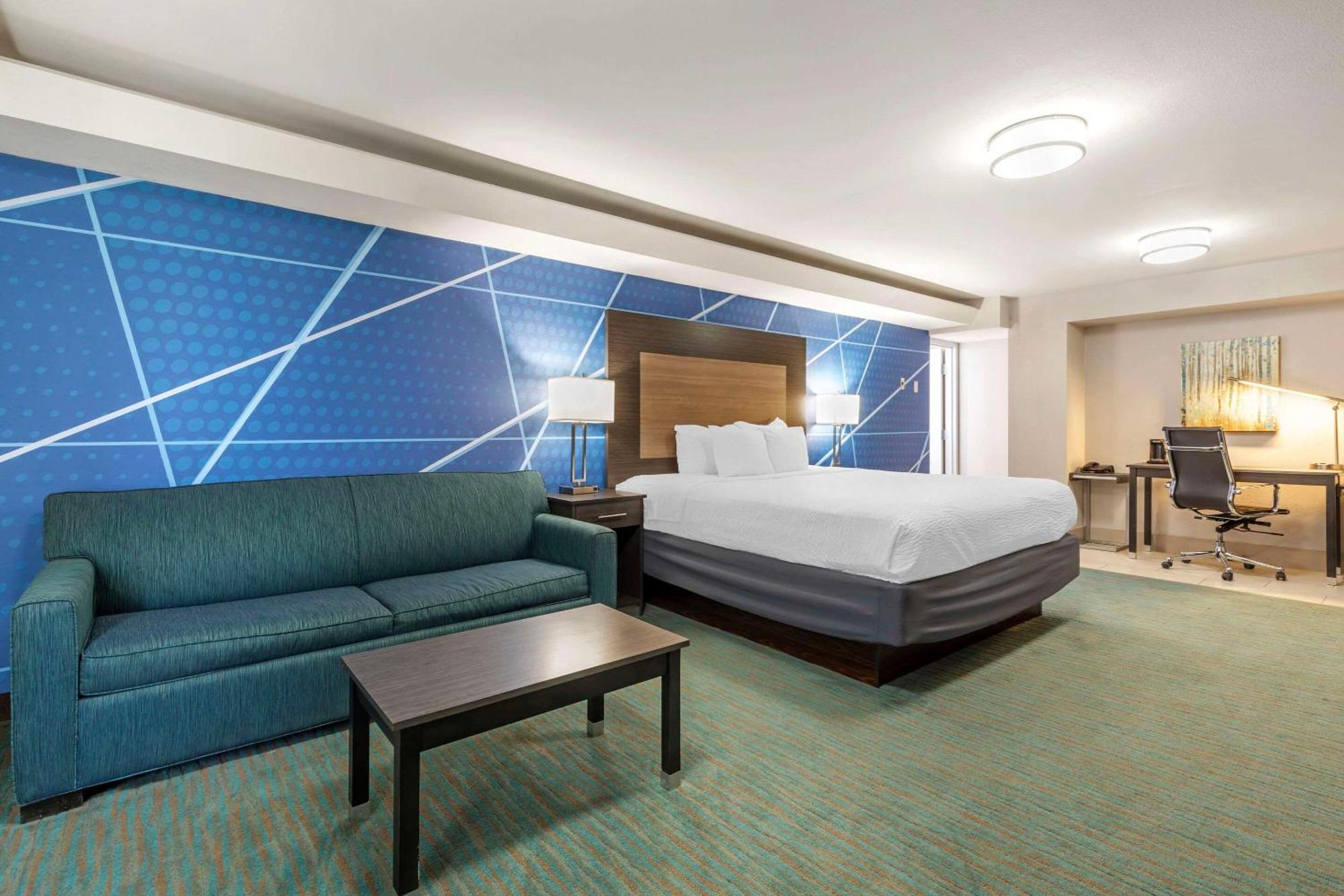 Comfort North Field Airport 4*