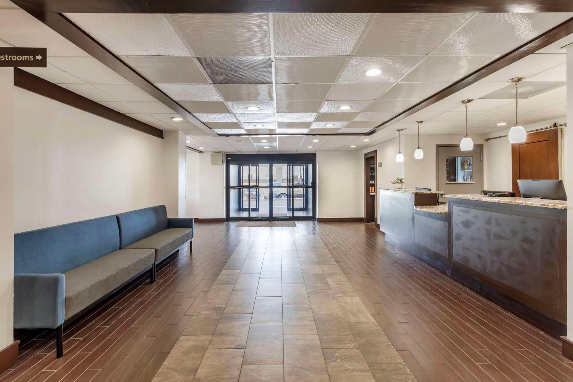 Comfort North Field Airport Inn Dallas