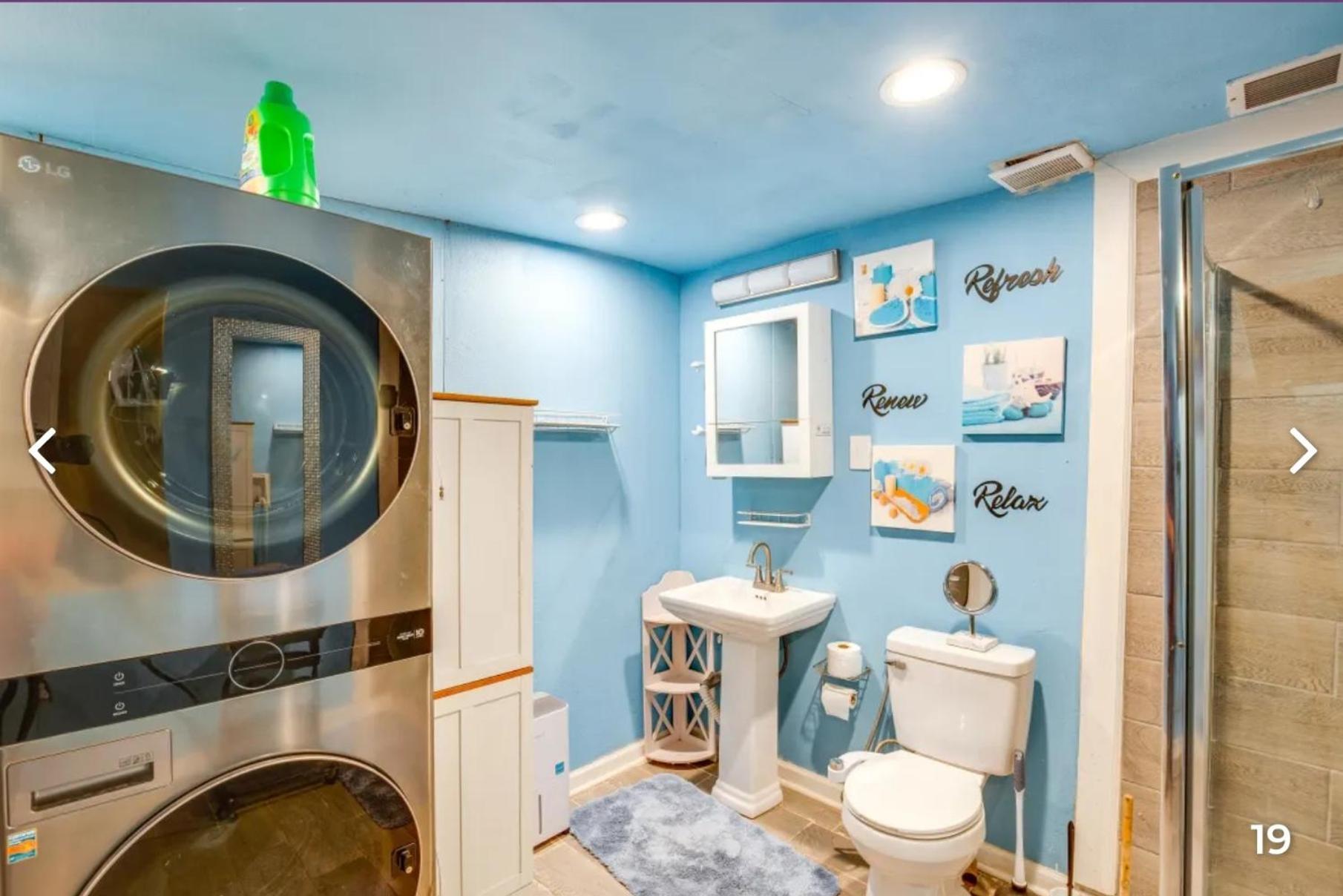 Adorable Spacious With Private Entrance Apartment Dallas