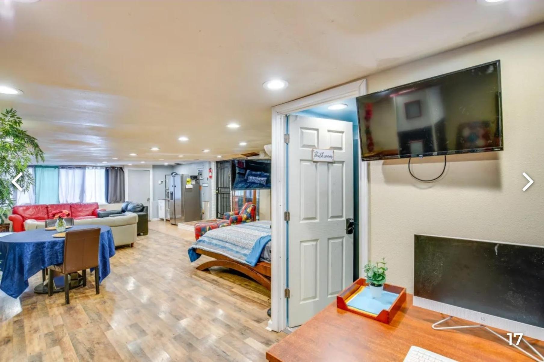 Adorable Spacious With Private Entrance Dallas