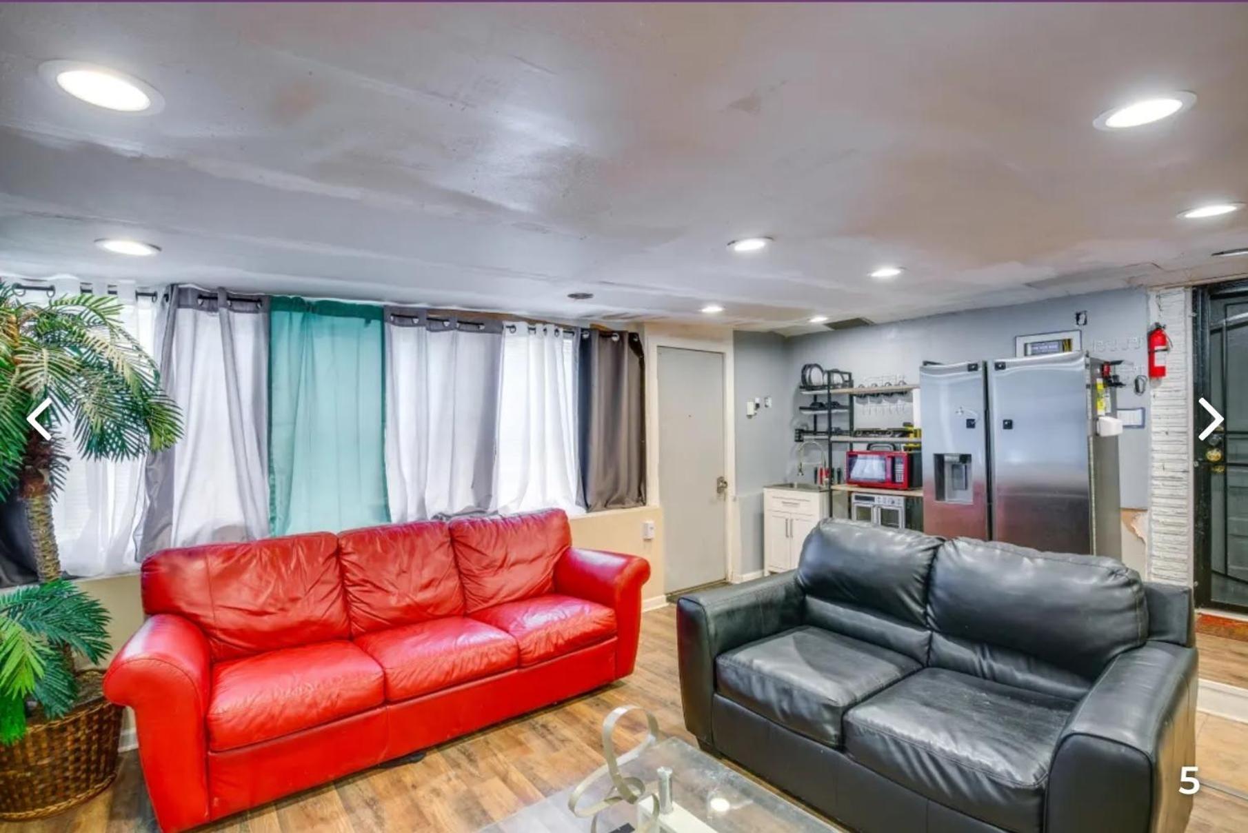 Adorable Spacious With Private Entrance