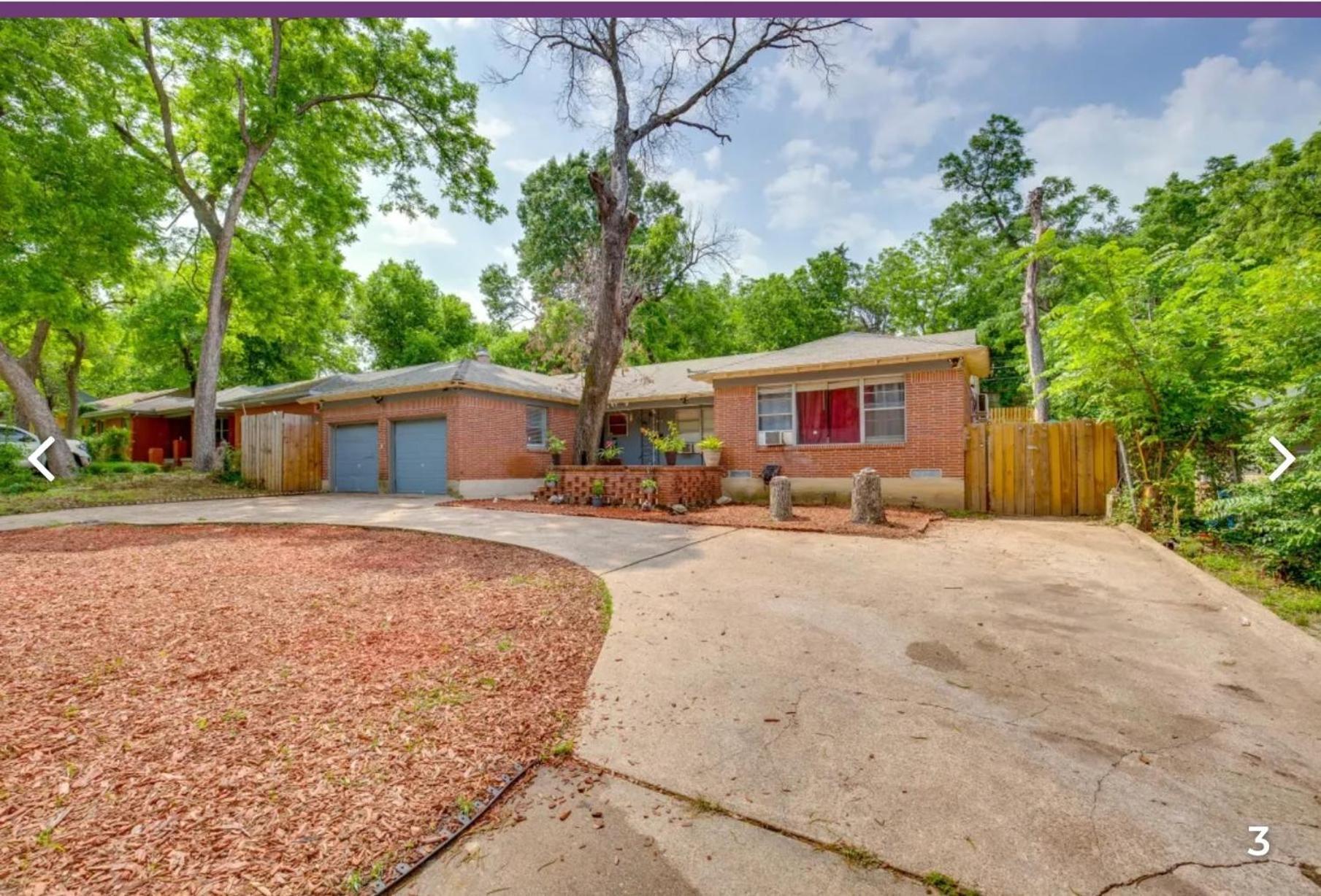Adorable Spacious With Private Entrance *