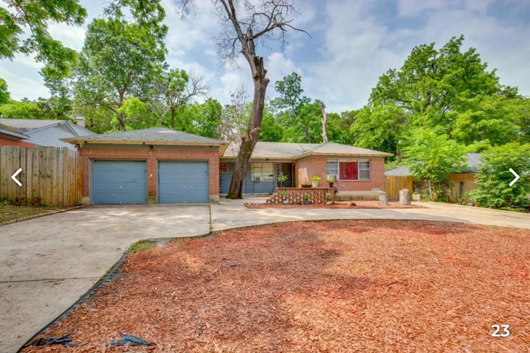Adorable Spacious With Private Entrance Apartment Dallas