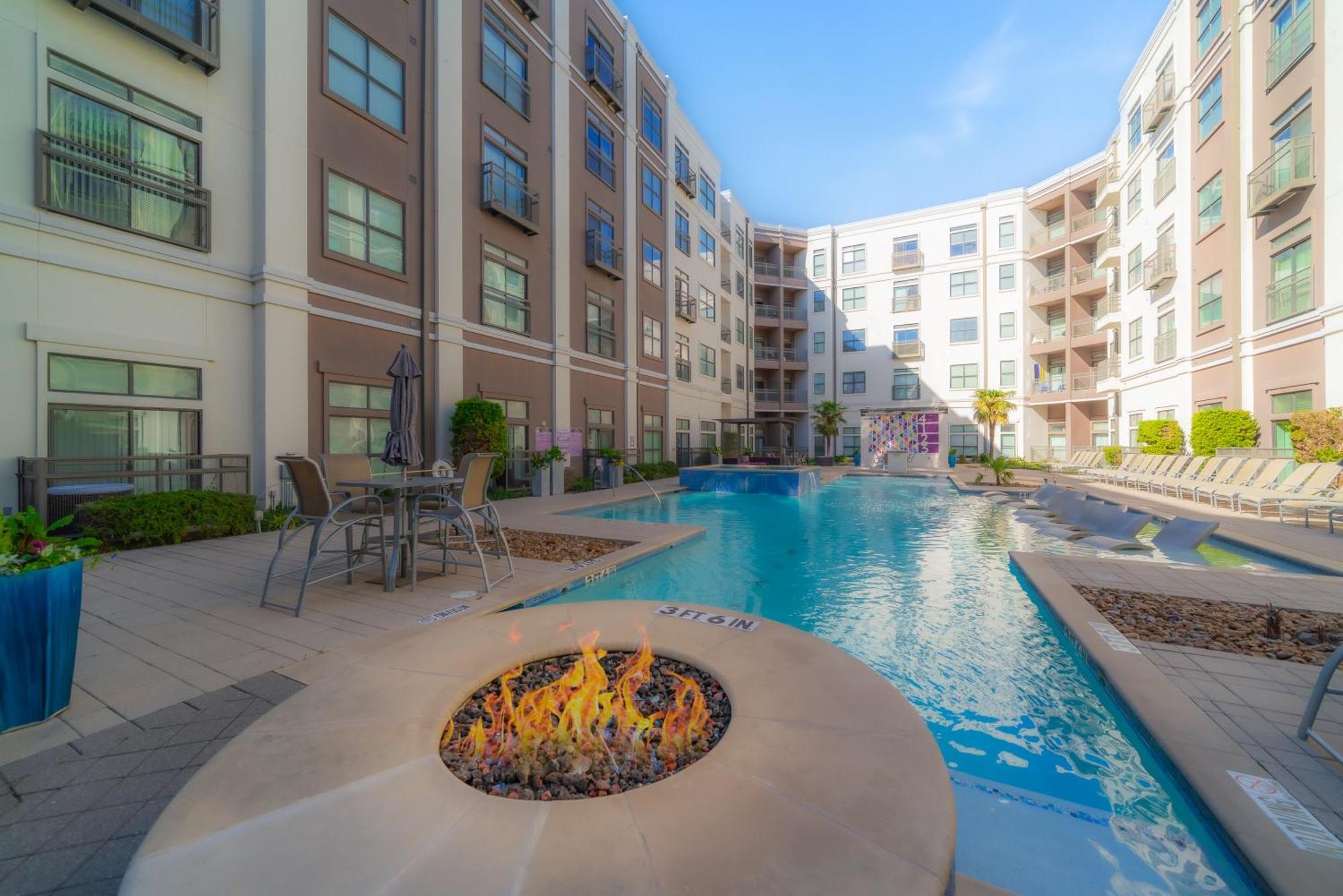Cs 4516 Lovely In Uptown Hub Apartamento *