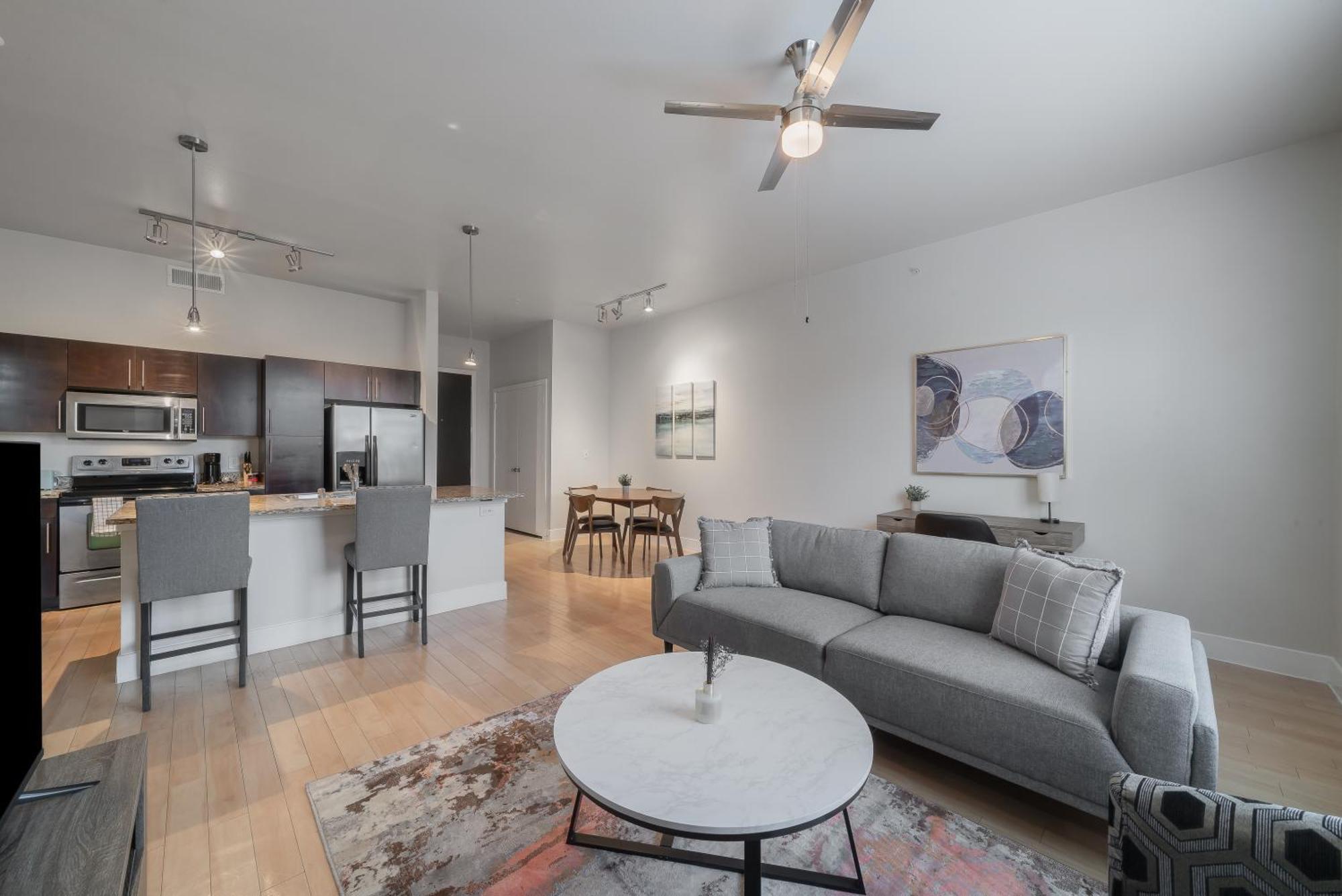 Cs 2428 Modern Suite, Pool, Gym, Parking Apartment *