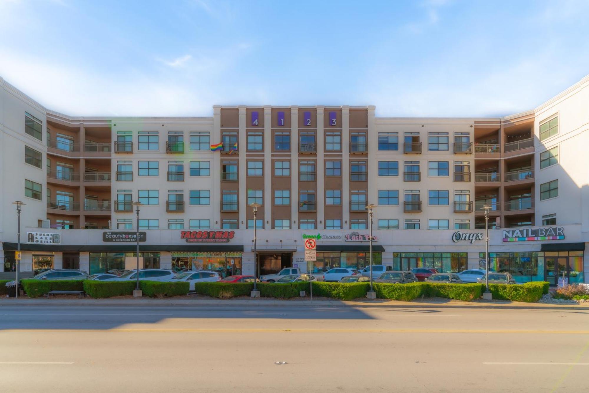 Cs 2428 Modern Suite, Pool, Gym, Parking *