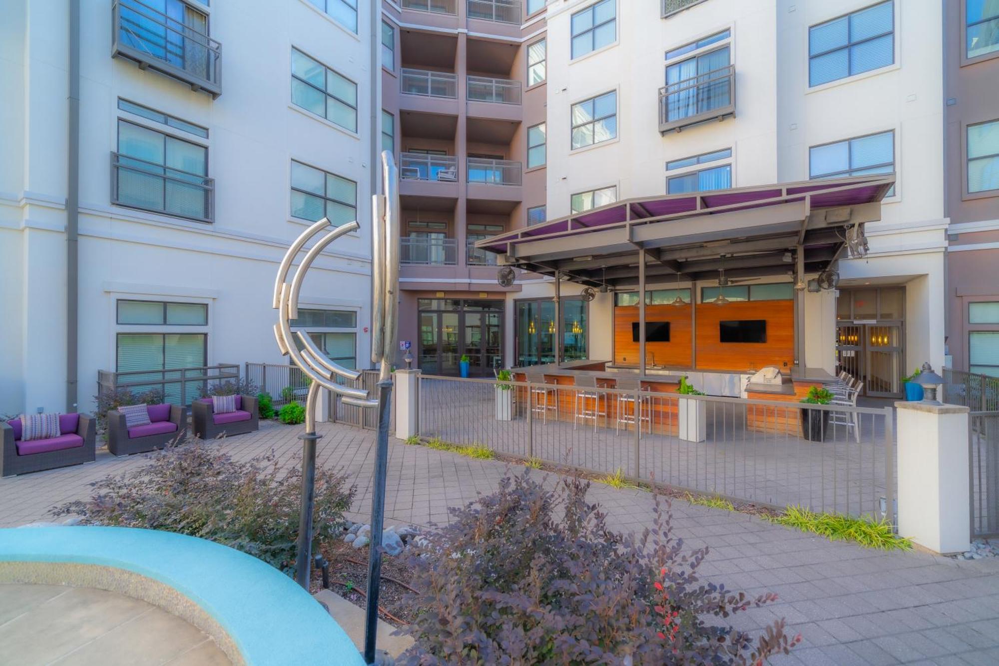Apartment Cs 2428 Modern Suite, Pool, Gym, Parking
