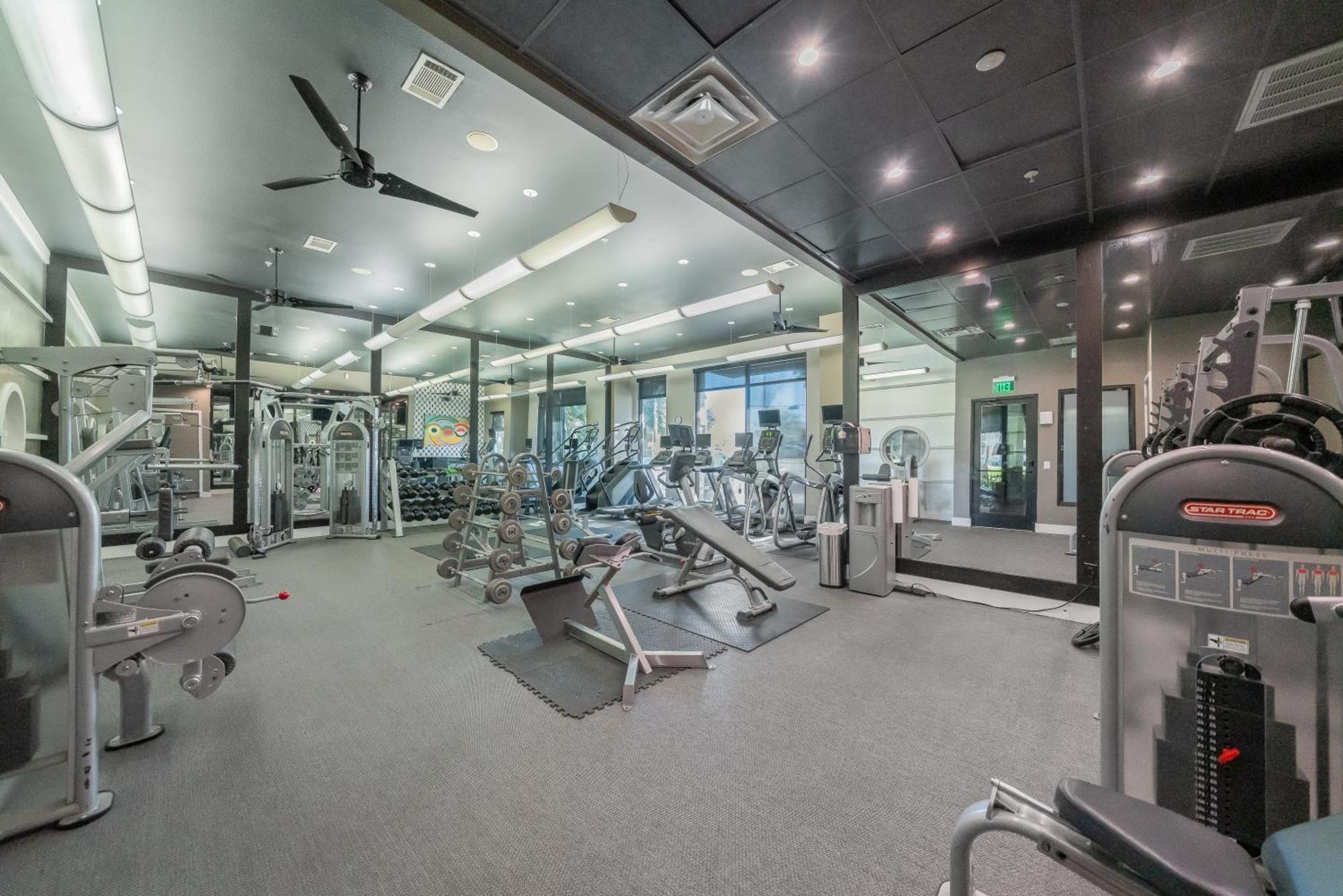 Cs 2428 Modern Suite, Pool, Gym, Parking Dallas