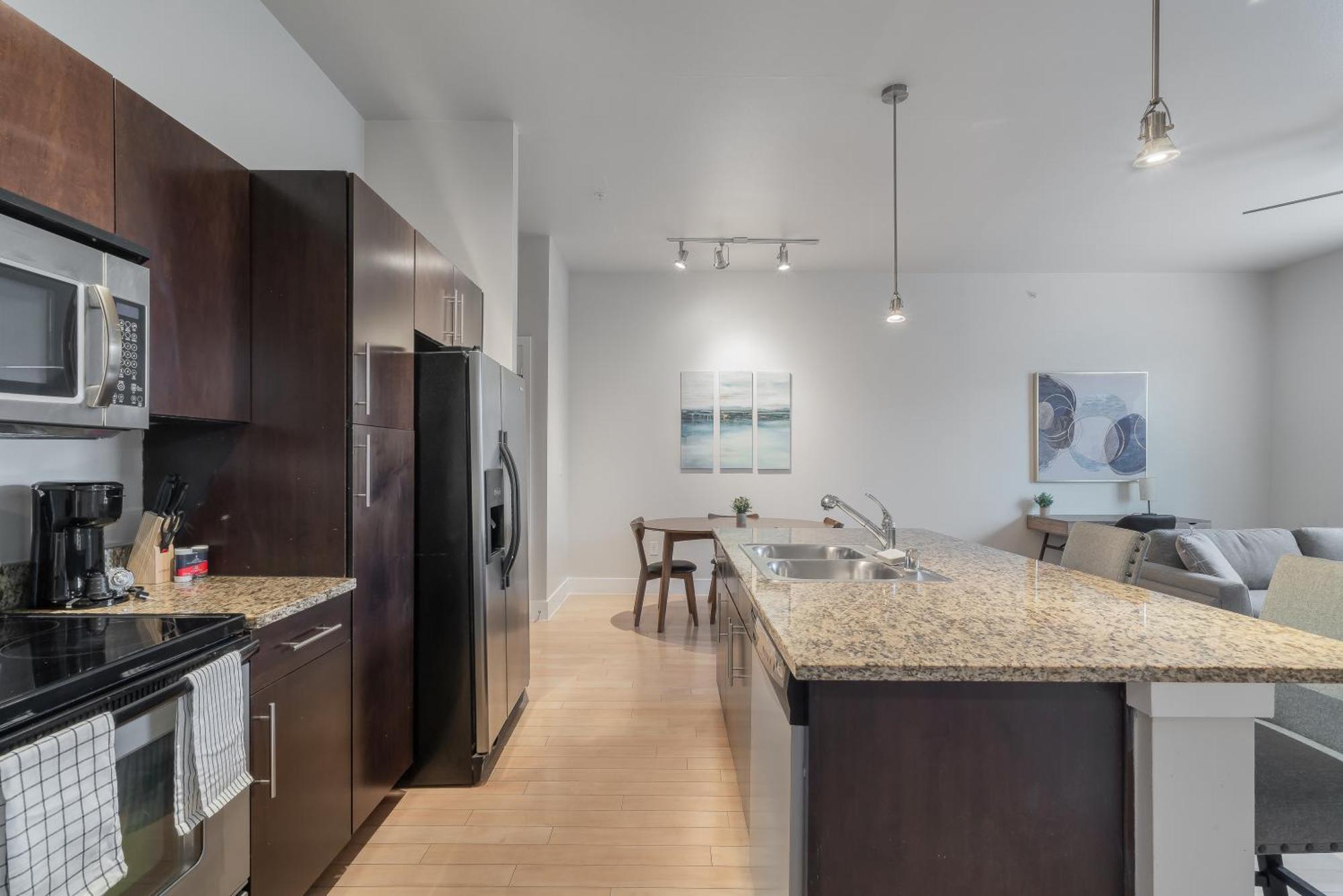 Cs 2428 Modern Suite, Pool, Gym, Parking Apartment Dallas