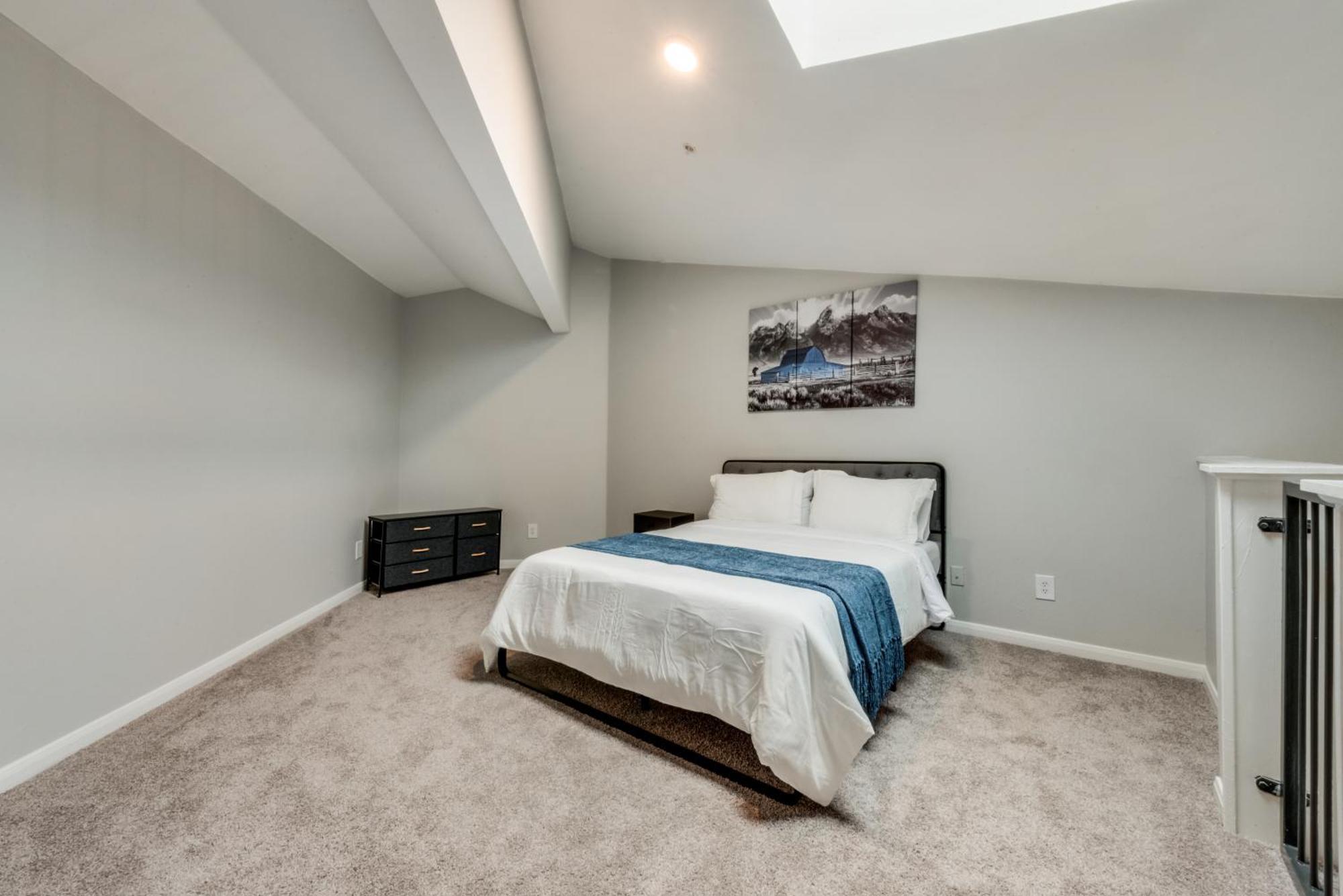 Apartment Loft Style 2br Apt I Center I Pool I Gym I Workspace I Pets Dallas