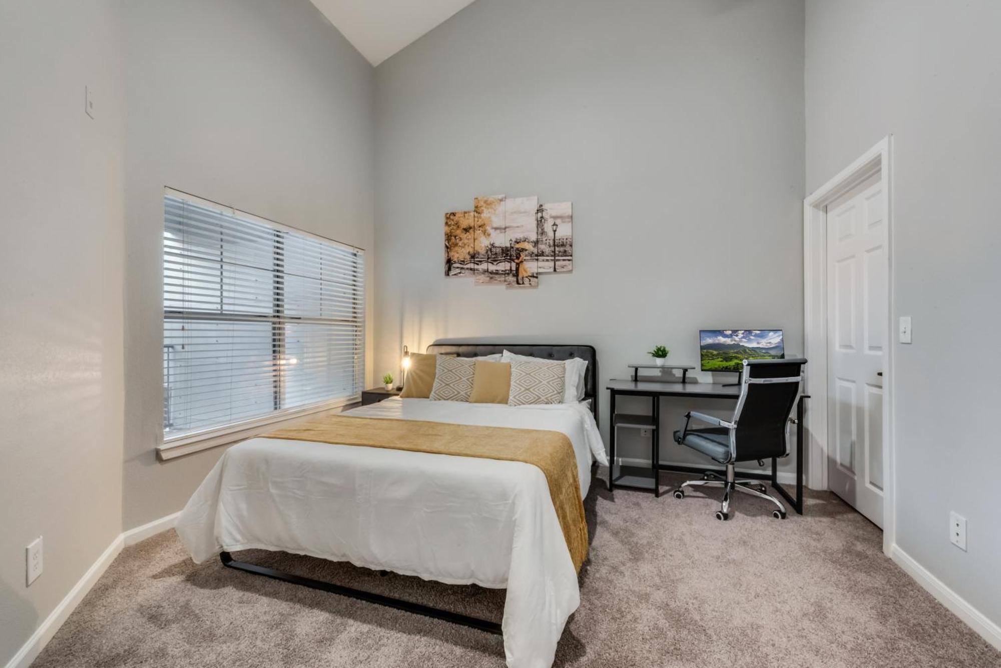 Loft Style 2br Apt I Center I Pool I Gym I Workspace I Pets Apartment Dallas
