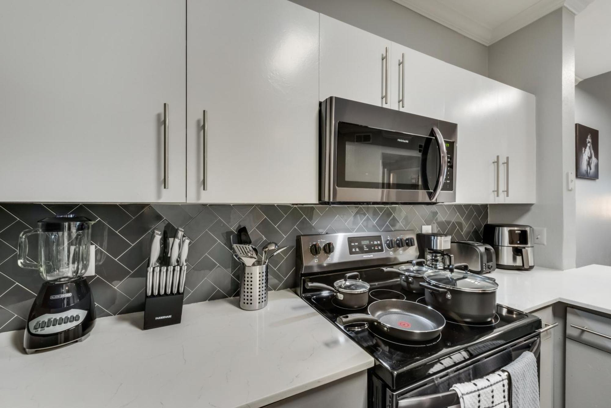 Loft Style 2br Apt I Center I Pool I Gym I Workspace I Pets * Dallas