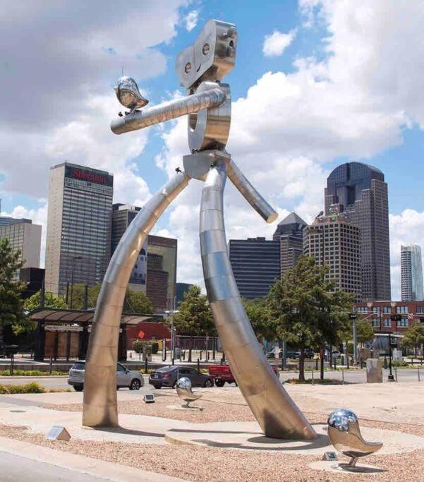 Deep Ellum Art Novea