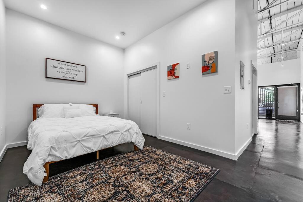 Apartment Deep Ellum Art Novea *