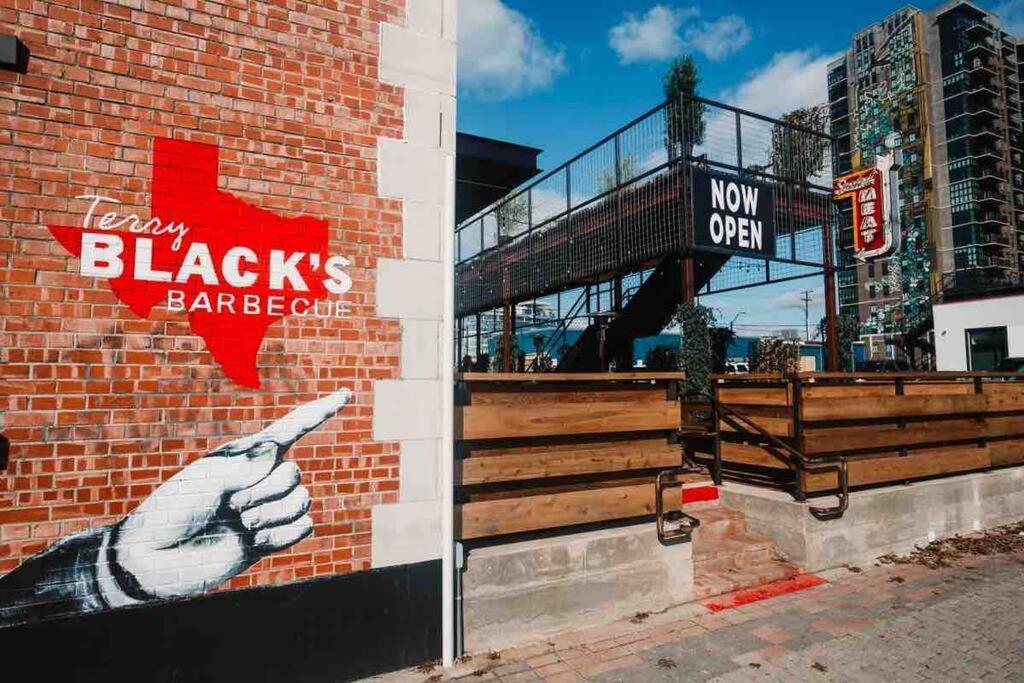 Apartment Deep Ellum Art Novea Dallas