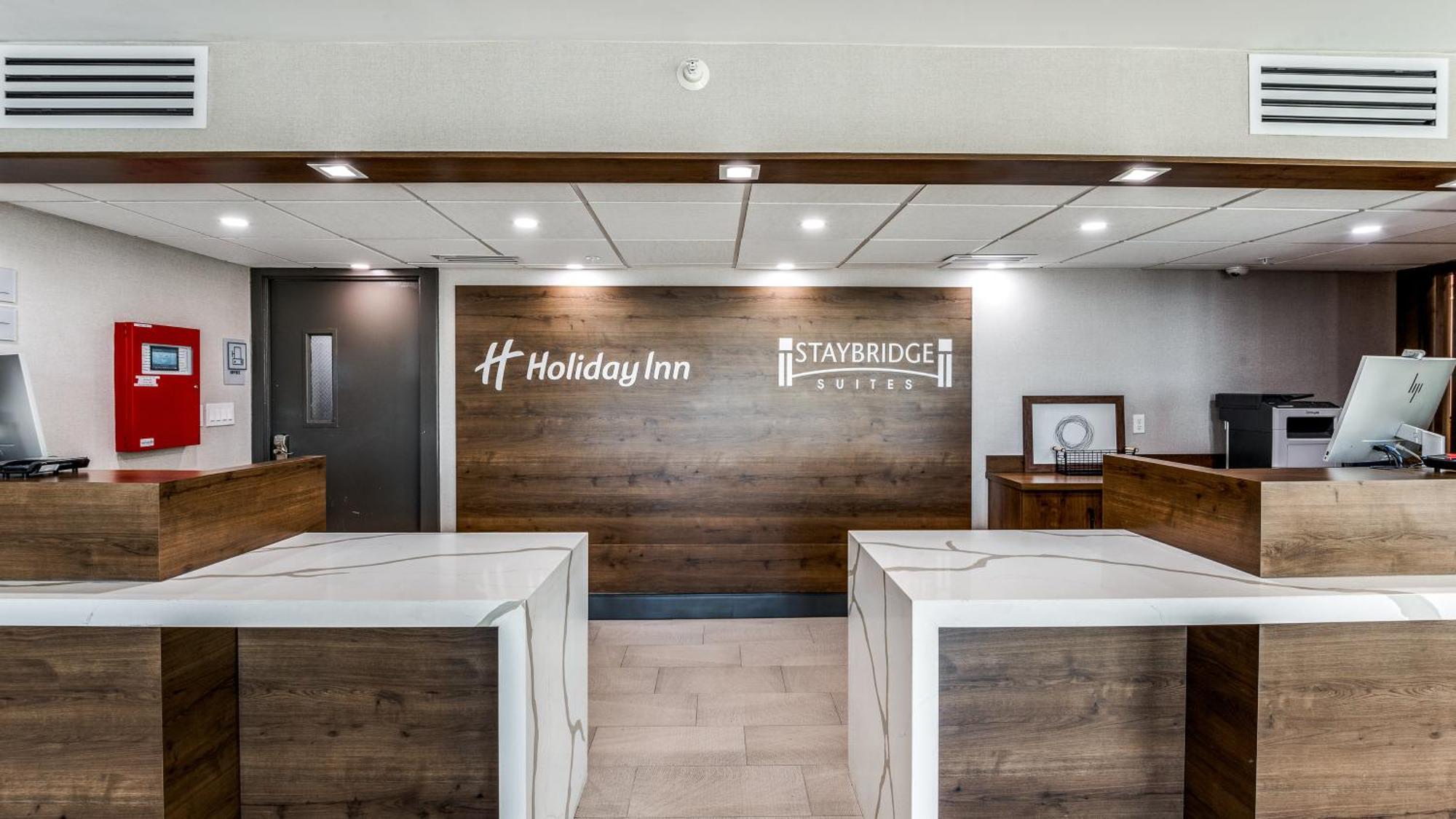Hotel Market Ctr Field By Ihg Dallas