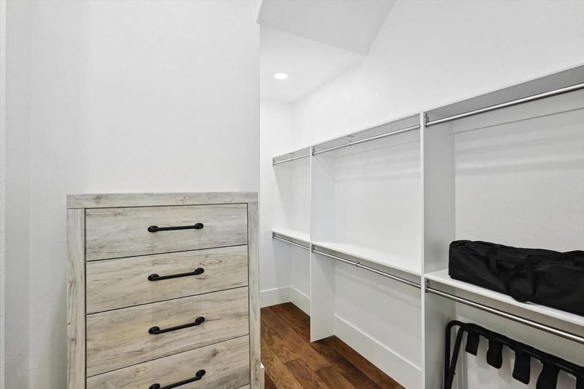 3-bd Luxury Living W Rooftop Garden Views Holiday home