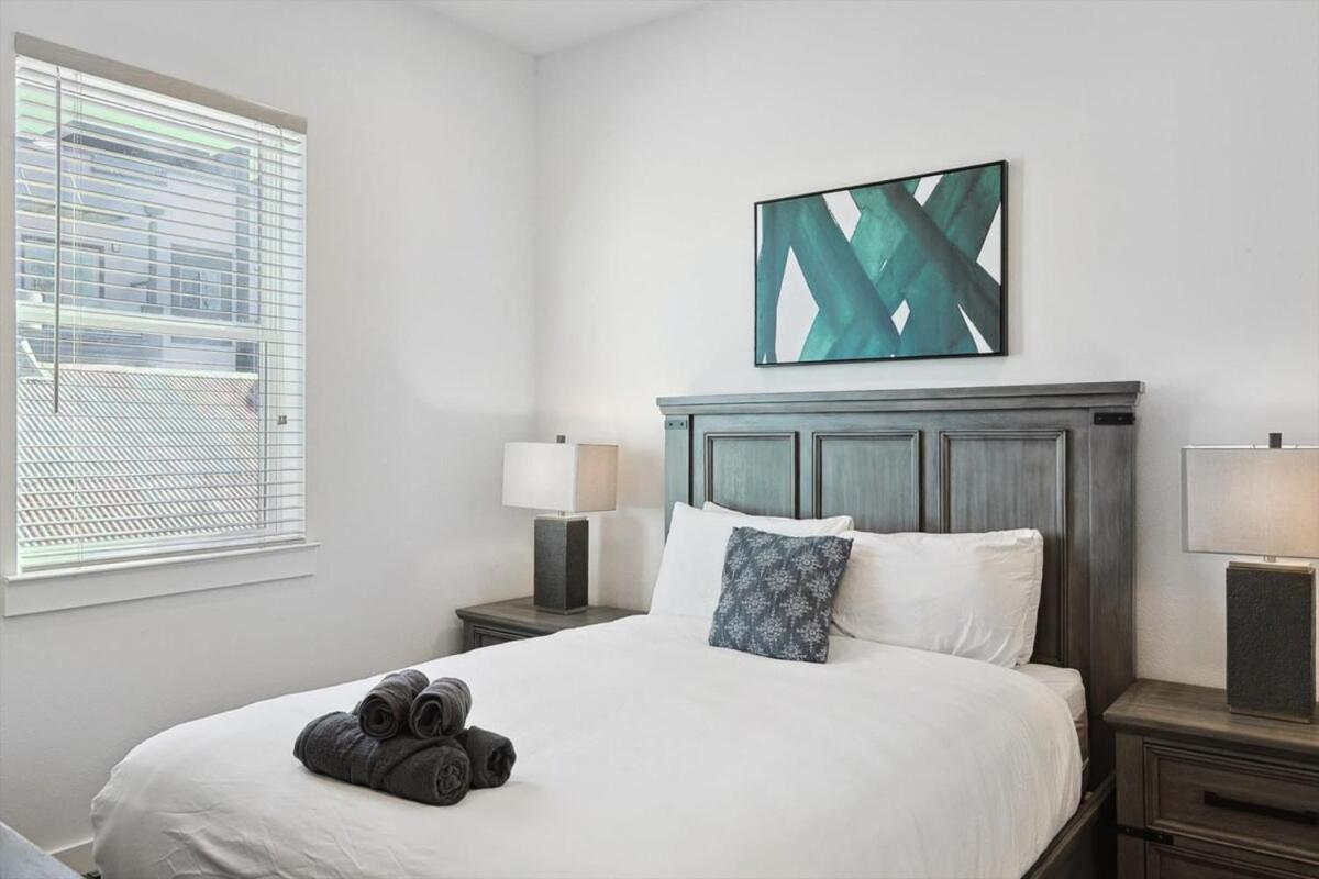 Holiday home 3-bd Luxury Living W Rooftop Garden Views
