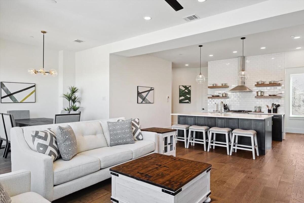 3-bd Luxury Living W Rooftop Garden Views *