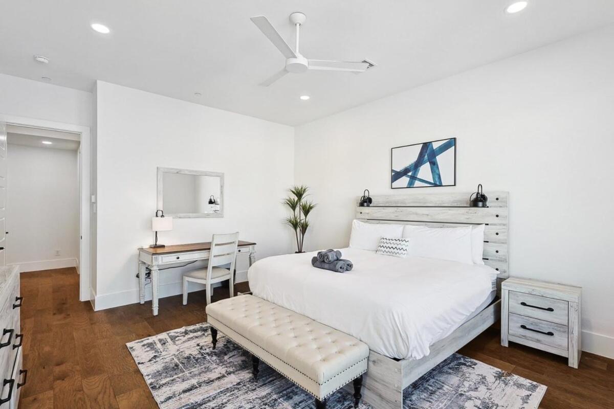 Holiday home 3-bd Luxury Living W Rooftop Garden Views