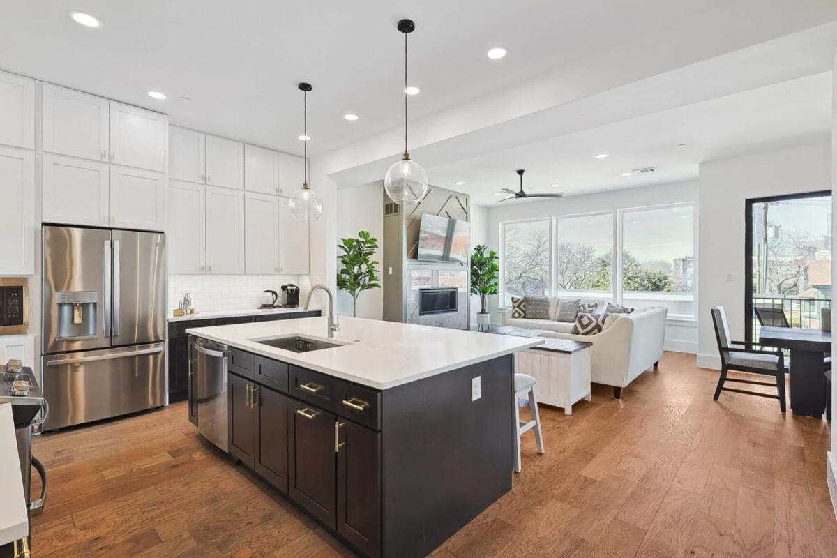 3-bd Luxury Living W Rooftop Garden Views Holiday home Dallas