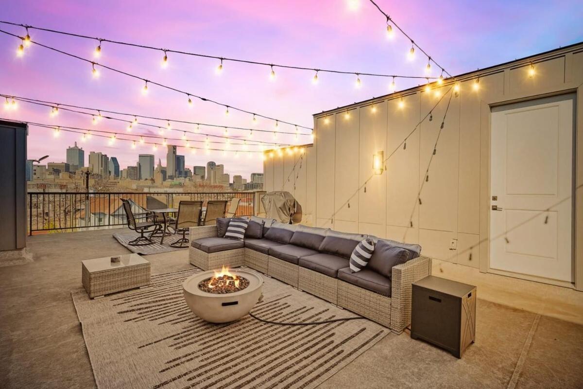 3-bd Luxury Living W Rooftop Garden Views Dallas