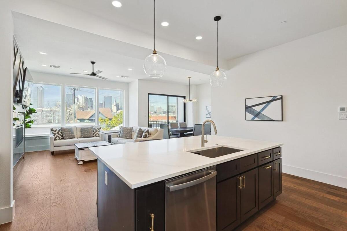3-bd Luxury Living W Rooftop Garden Views