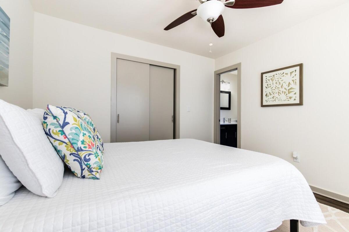 Reagan 202 Apartment