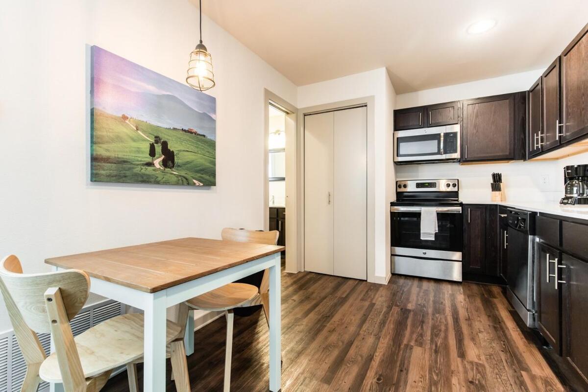 Reagan 202 Apartment Dallas
