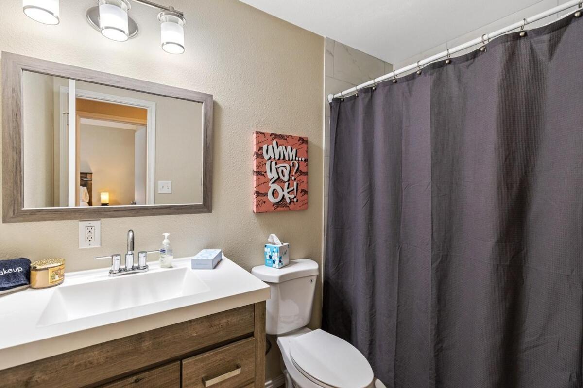 Lone Star Hideaway * Dallas